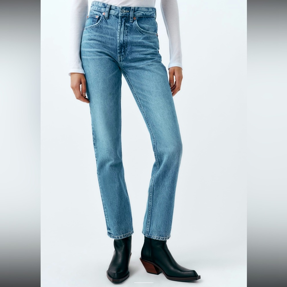 Zara High Waist Slim Straight Leg Jeans. Excellent condition.
